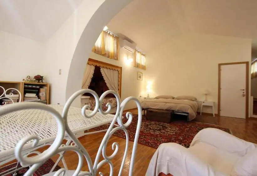 Sviitti 2 Makuuhuonetta, Villa Carol Appartamento E B&b