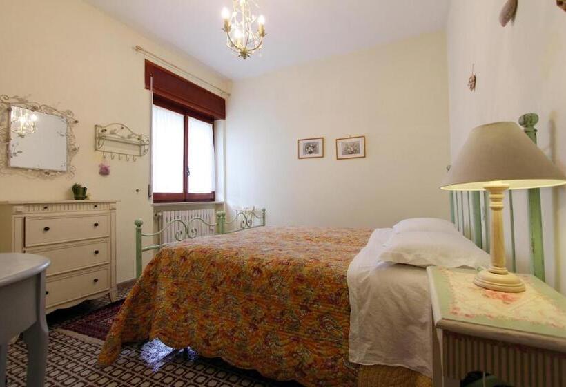 Апартаменты 2 спальни Вид на Сад, Villa Carol Appartamento E B&b