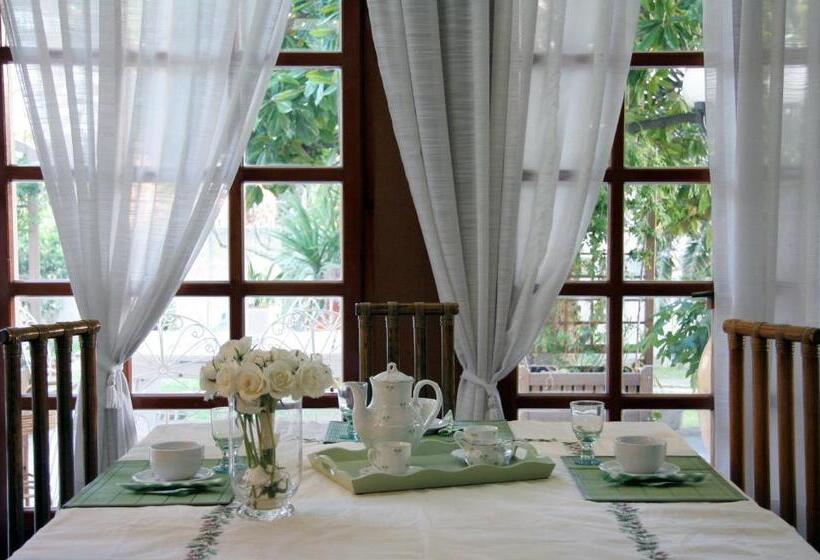 اتاق سه‌نفرۀ استاندارد با سرویس بهداشتی بیرون از اتاق, Villa Carol Appartamento E B&b