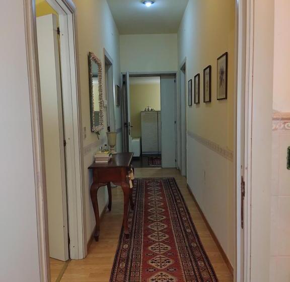 Стандартный внешний трехместный номер с ванной комнатой, Villa Carol Appartamento E B&b