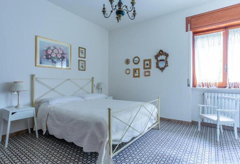 Апартаменты 2 спальни Вид на Сад, Villa Carol Appartamento E B&b