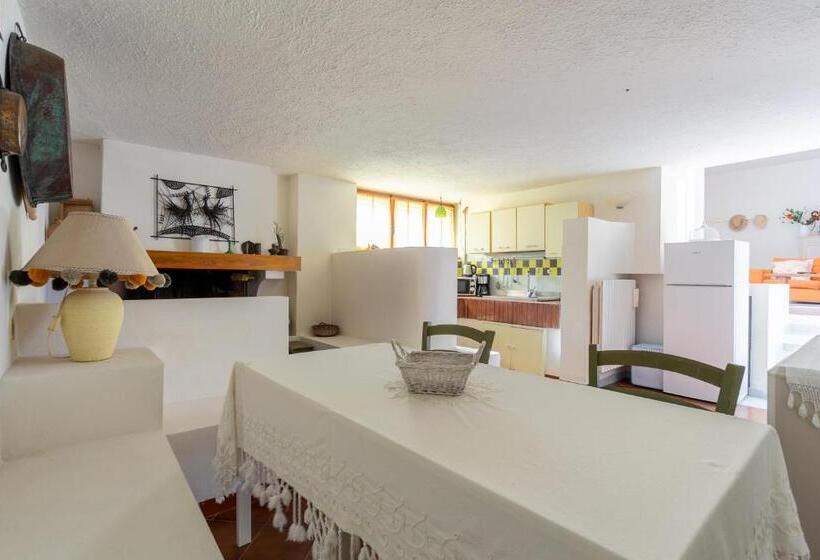 Апартаменты 2 спальни Вид на Сад, Villa Carol Appartamento E B&b