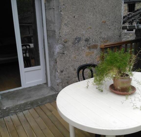 غرفة عائلية, Chez Bouju