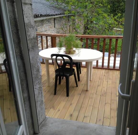 غرفة عائلية, Chez Bouju