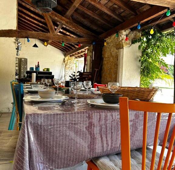 Номер Стандарт с Террасой, Relais De La Tour