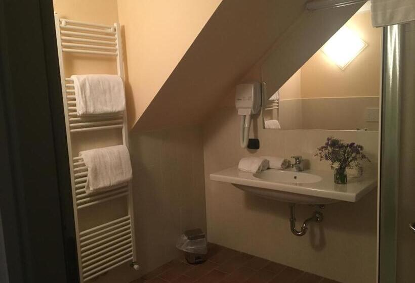 스탠다드 트리플 룸, Agriturismo Bassanine