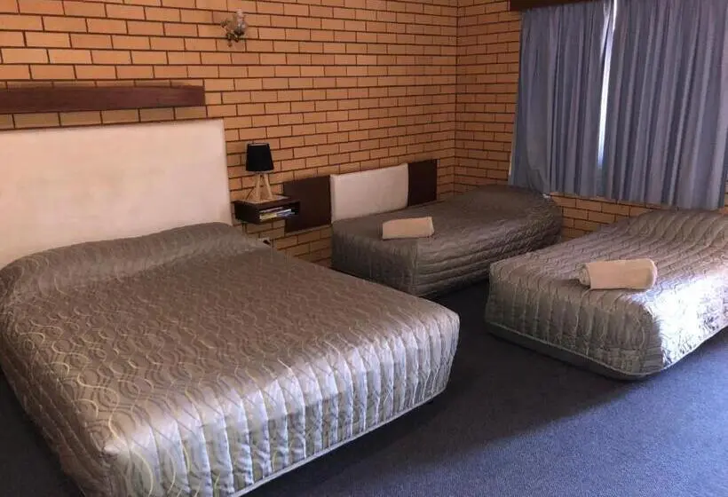 スタンダード4人部屋, Stockman Motor Inn