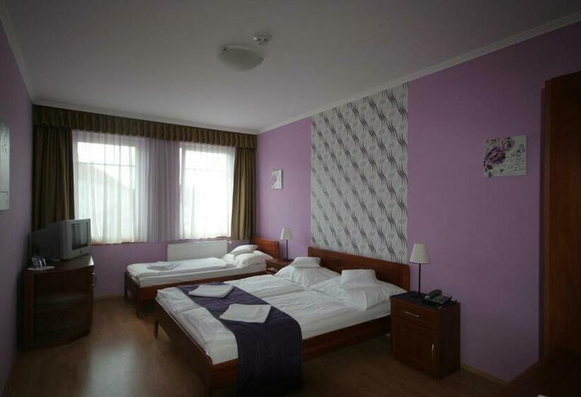 Standard 3 Pers. Værelse, Patonai