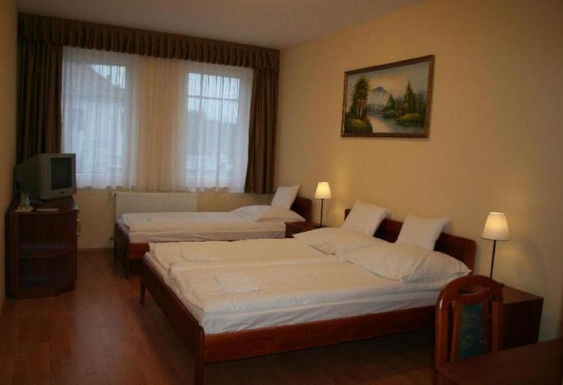 Standard 3 Pers. Værelse, Patonai