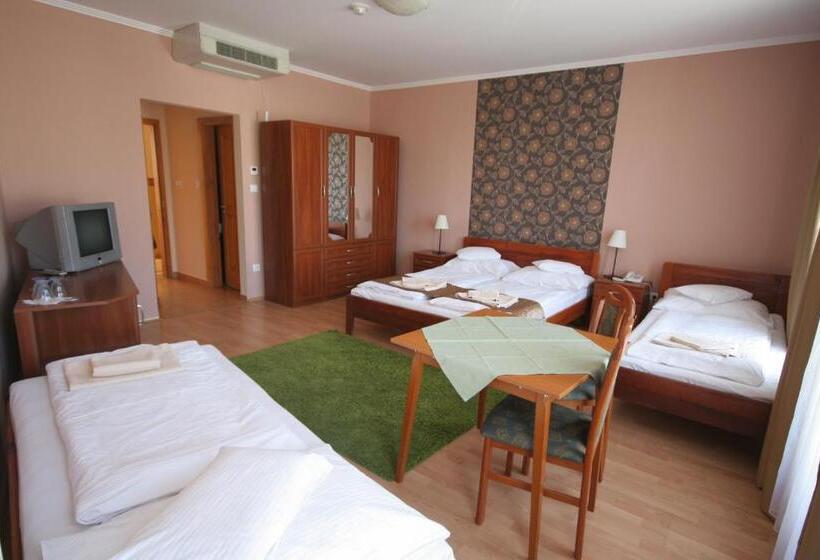 Standard 4 Pers. Værelse, Patonai