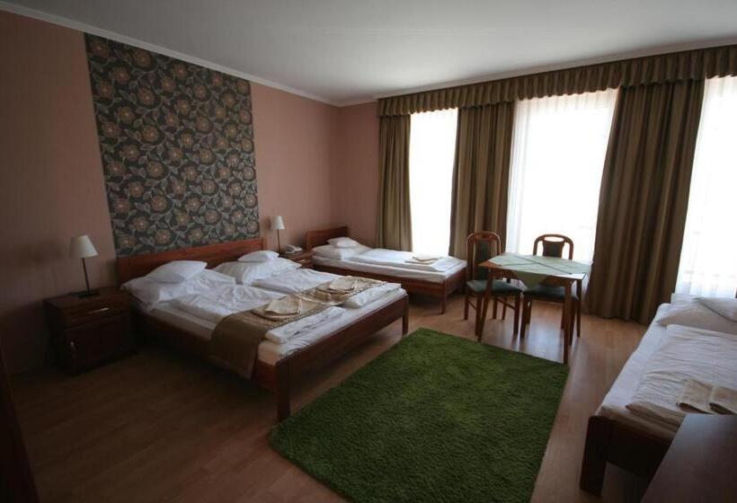 Familie Værelse, Patonai