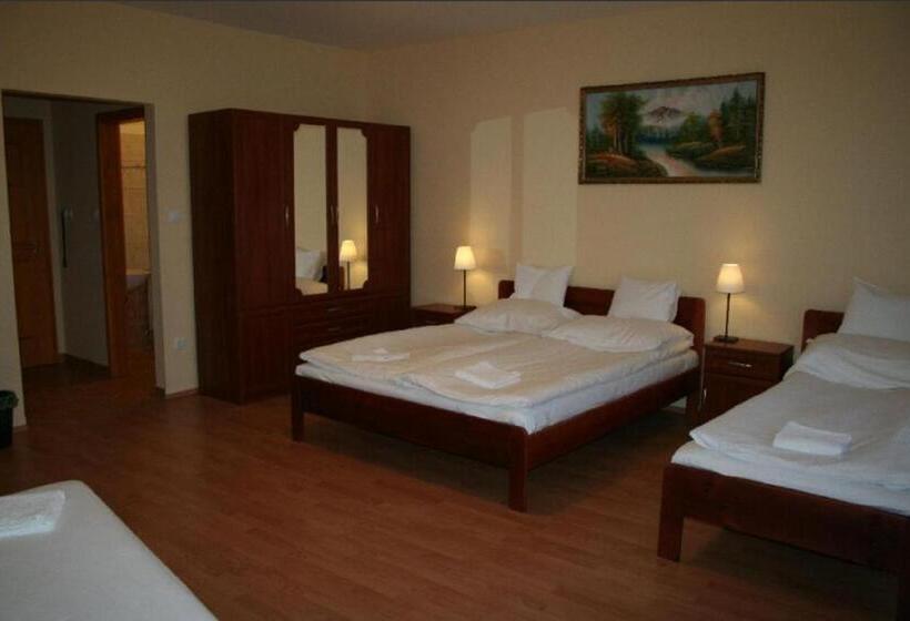 Familie Værelse, Patonai