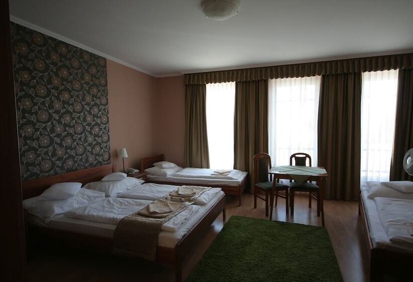 Standard 4 Pers. Værelse, Patonai