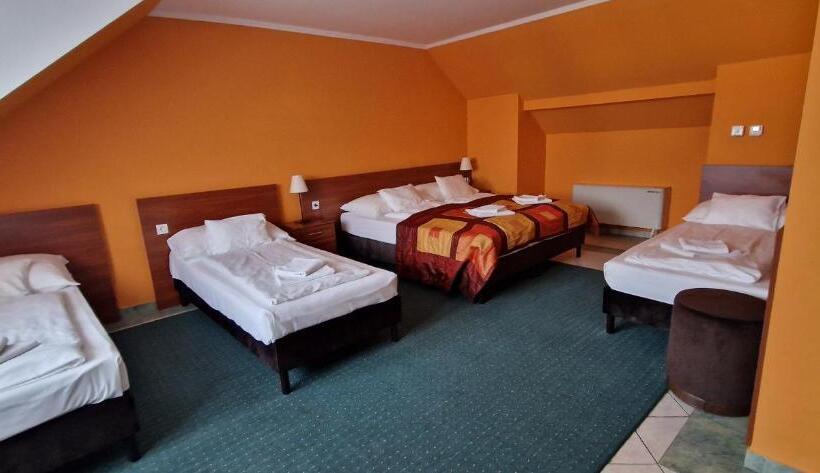 Familie Værelse, Patonai