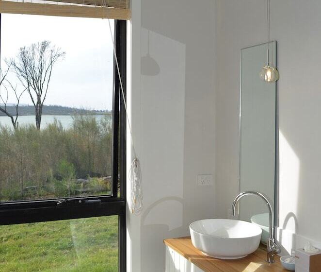 스탠다드 스튜디오 더블 침대, Flotsam Studio Accommodation