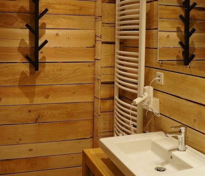 חדר משפחתי, O'lodge