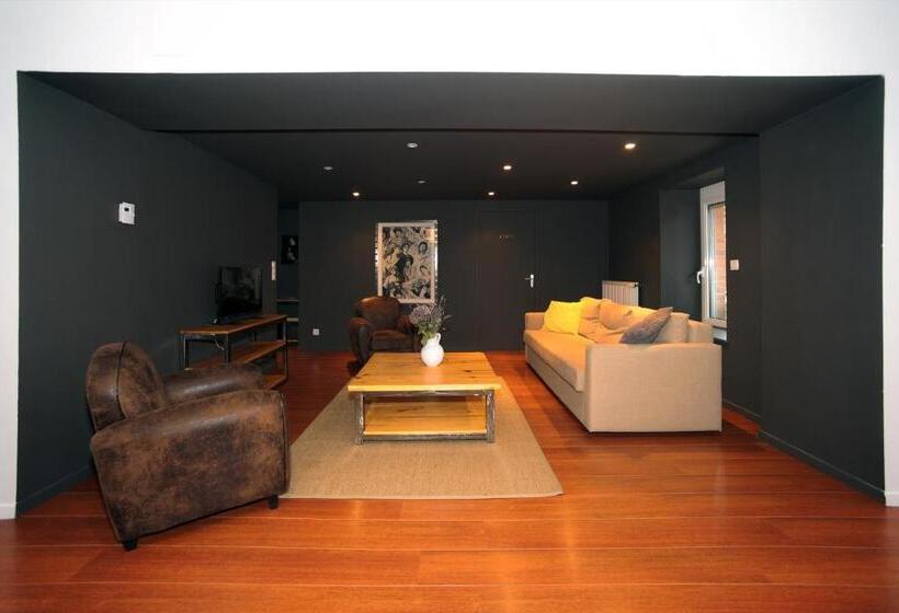 חדר משפחתי, O'lodge