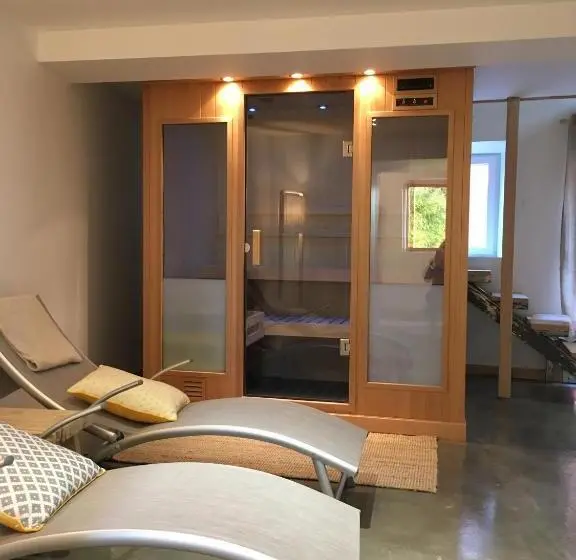 Camera Standard Letto King, O'lodge