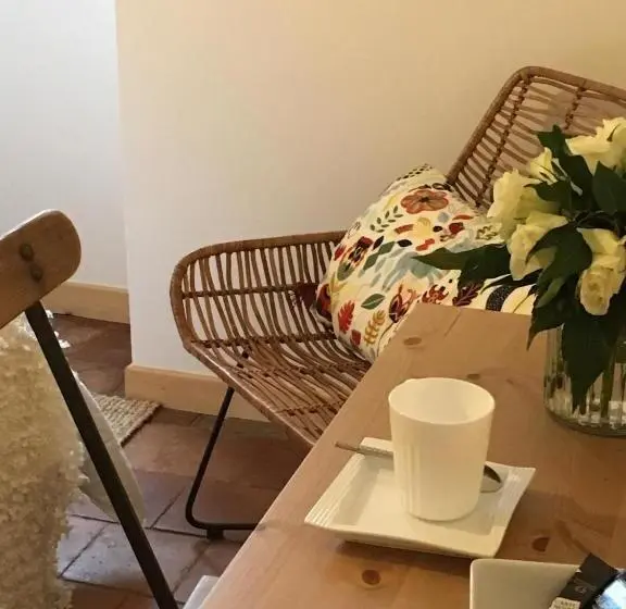 Camera Superiore, O'lodge