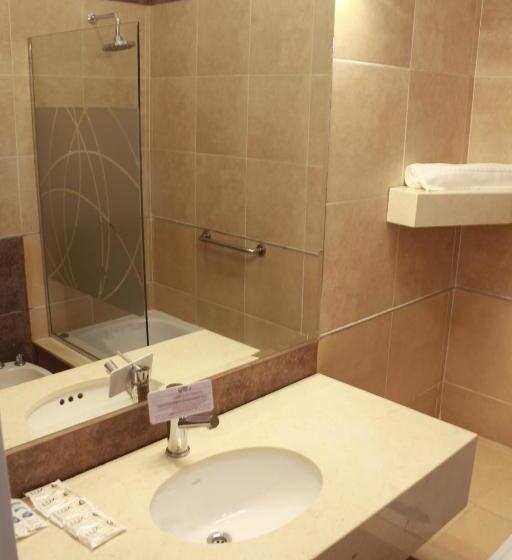 Standaard Vierpersoonskamer, Hosteria Atahualpa Yupanqui