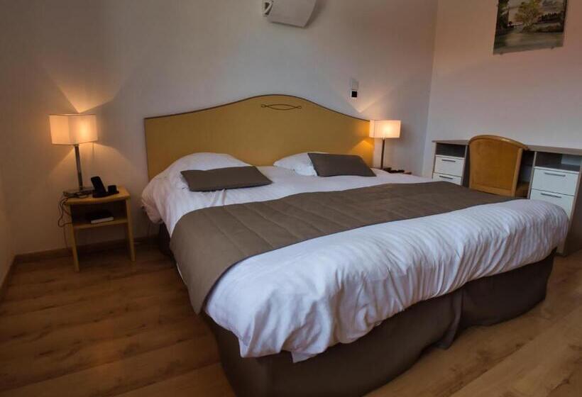 חדר סטנדרט לשלושה, Le Champ Des Lys