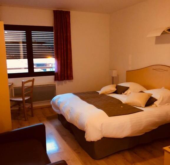 חדר סטנדרט לשלושה, Le Champ Des Lys