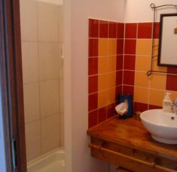 스탠다드 룸 풀장 전망, Le Mas De La Musardiere Chambres D Hotes