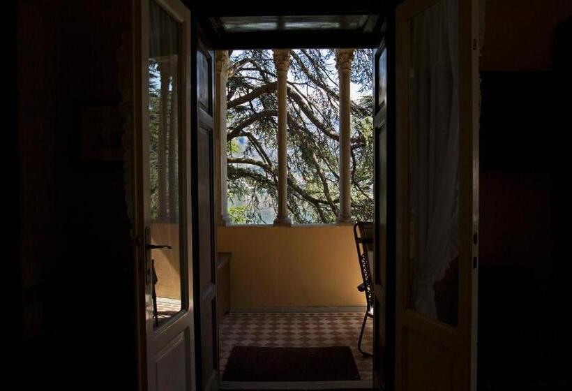 Номер Стандарт Вид на Озеро, Villa Ucci