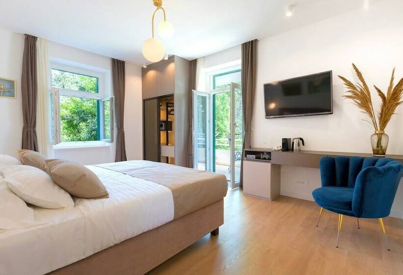 Deluxe Zimmer mit Meerblick, Green Park Luxury Rooms