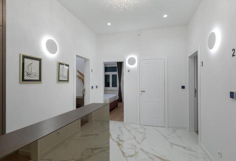 Deluxe Zimmer mit Meerblick, Green Park Luxury Rooms