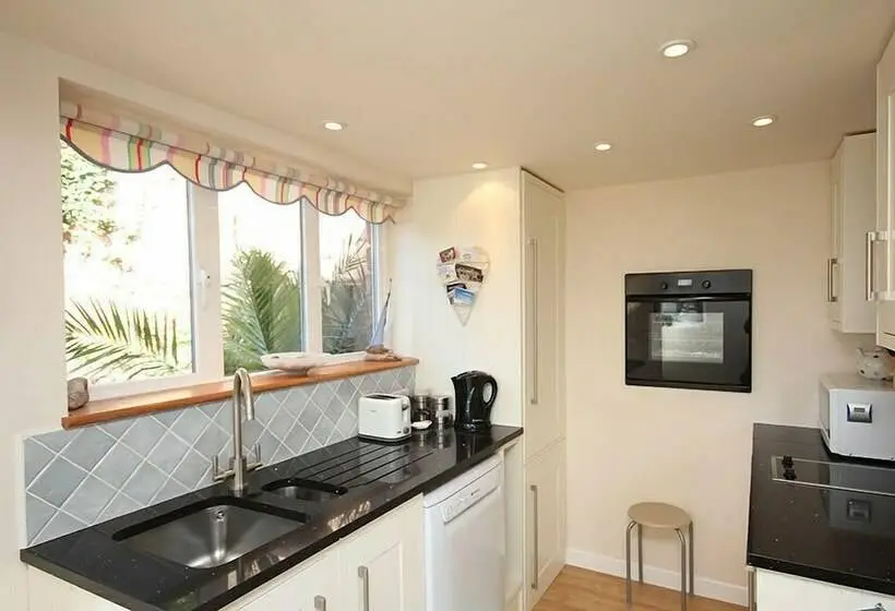 1ベッドルームハウス, Porthole Cottage