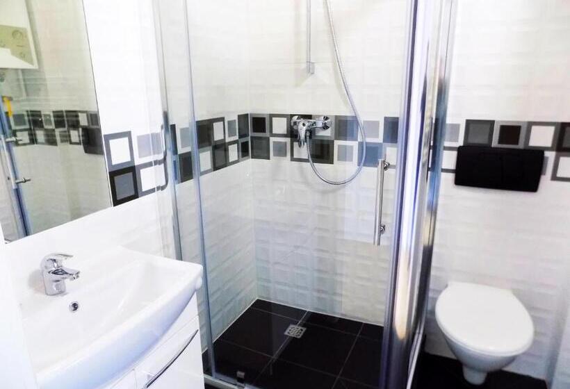 Семейный Номер Совместный Санузел, City Central Hostel   Pokoje Prywatne