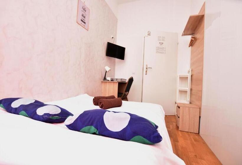 Номер Стандарт Совместная Ванная, City Central Hostel   Pokoje Prywatne