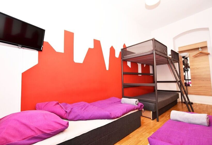 스탠다드 4인용 룸 공용 욕실, City Central Hostel   Pokoje Prywatne