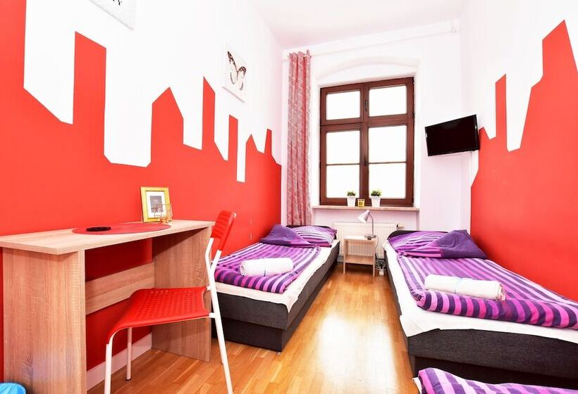 Номер Стандарт Четырехместный Совместный Санузел, City Central Hostel   Pokoje Prywatne