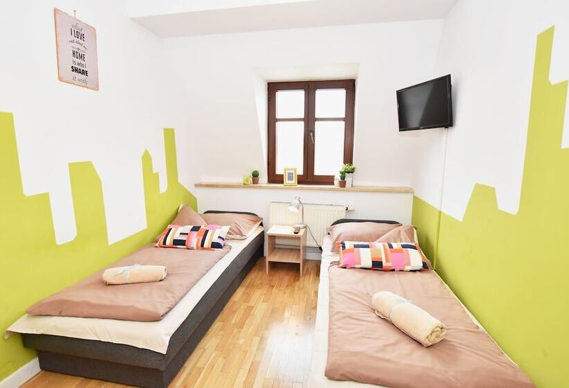 스탠다드 트리픔 룸 공동욕실, City Central Hostel   Pokoje Prywatne