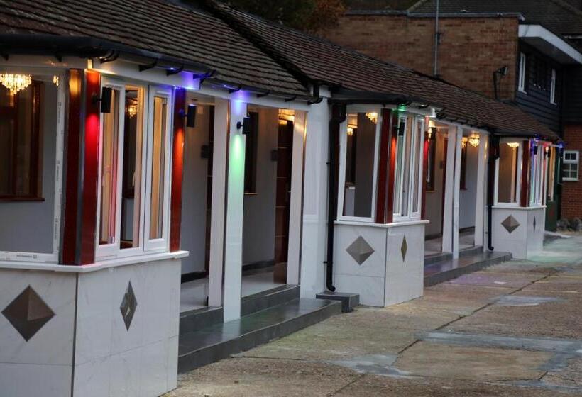 סוויטה דלוקס, Atz&h Inn