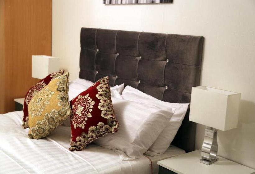 סוויטה דלוקס, Atz&h Inn