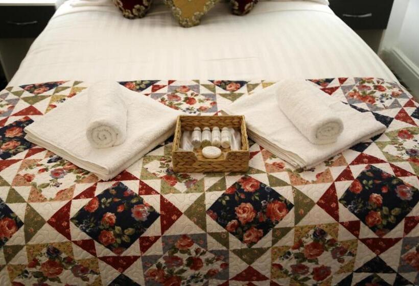 חדר דלוקס, Atz&h Inn