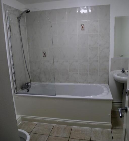 חדר דלוקס, Atz&h Inn