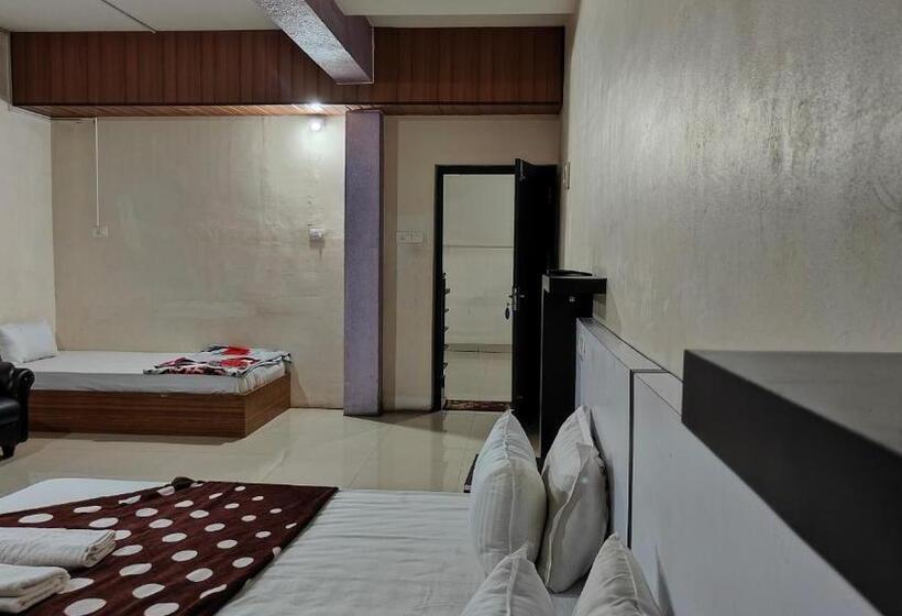 디럭스 4인 룸, Pphliving Khaleej Residency