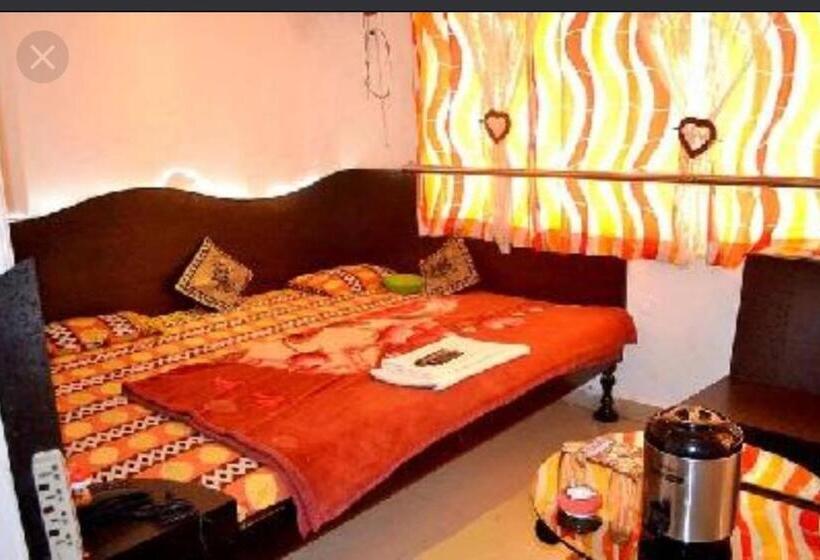 Номер Deluxe, Vijayshree