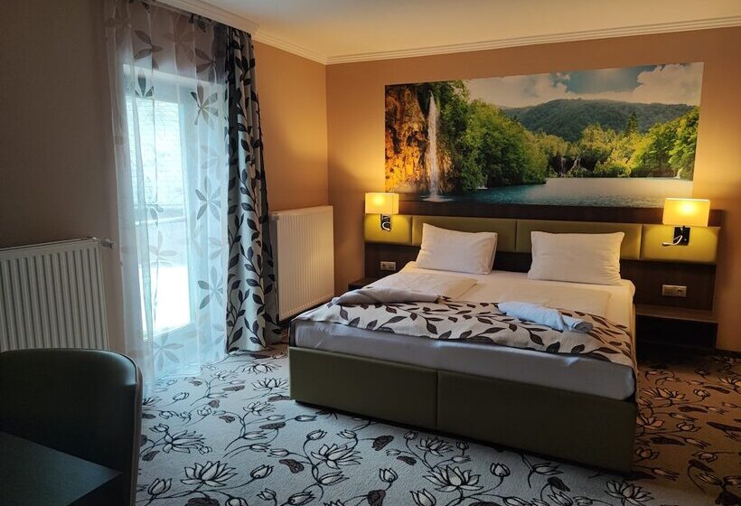 غرفة قياسية رباعية, Pruggererhof