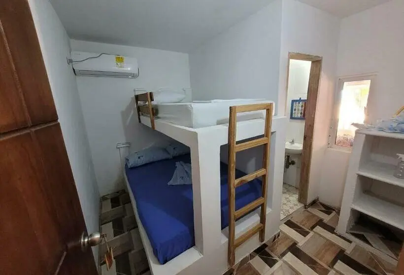 スタンダード4人部屋, Hostel Rincon Del Mar Ebenezer