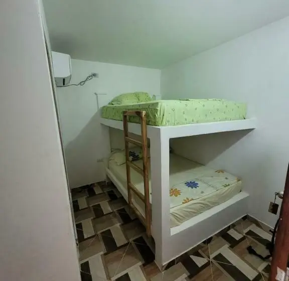 スタンダード4人部屋, Hostel Rincon Del Mar Ebenezer