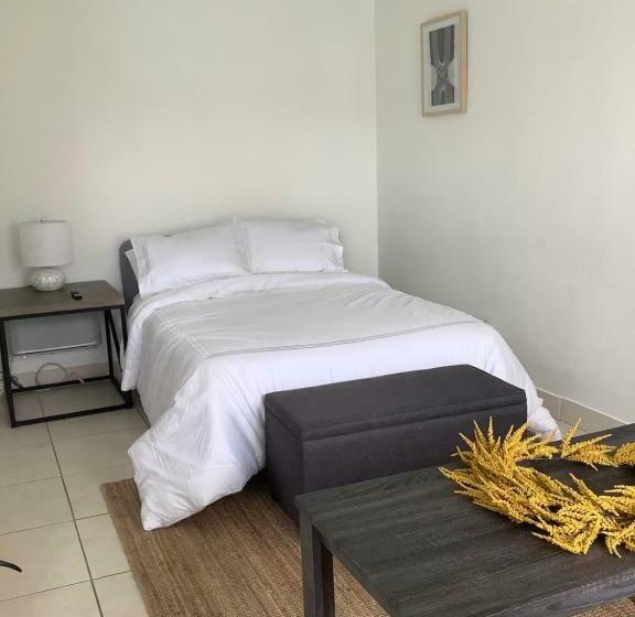 经济房, Motel Lauderdale Inn