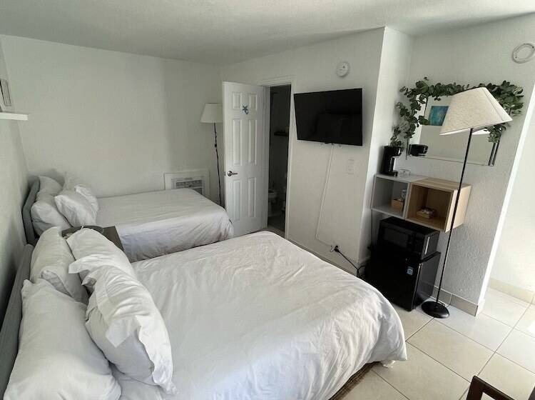 豪华房间, Motel Lauderdale Inn