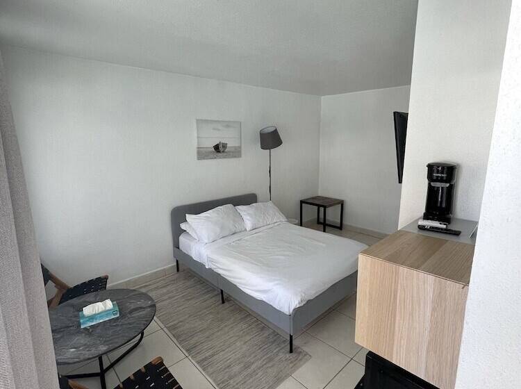 豪华房间, Motel Lauderdale Inn