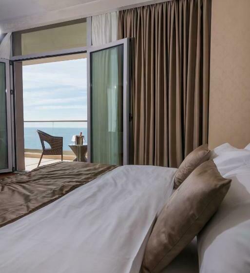 סוויטת ג'וניור עם מרפסת, Deluxe & Executive Spa By Rafaelo