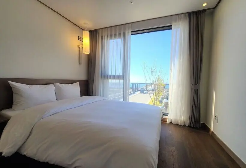 اتاق استاندارد, Tamara Jeju